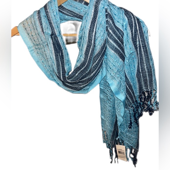 Collection Eighteen wrap Scarf - Picture 1 of 2